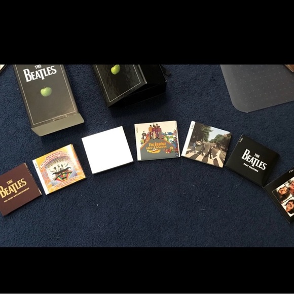 Beatles CD Box Set - Picture 3 of 5